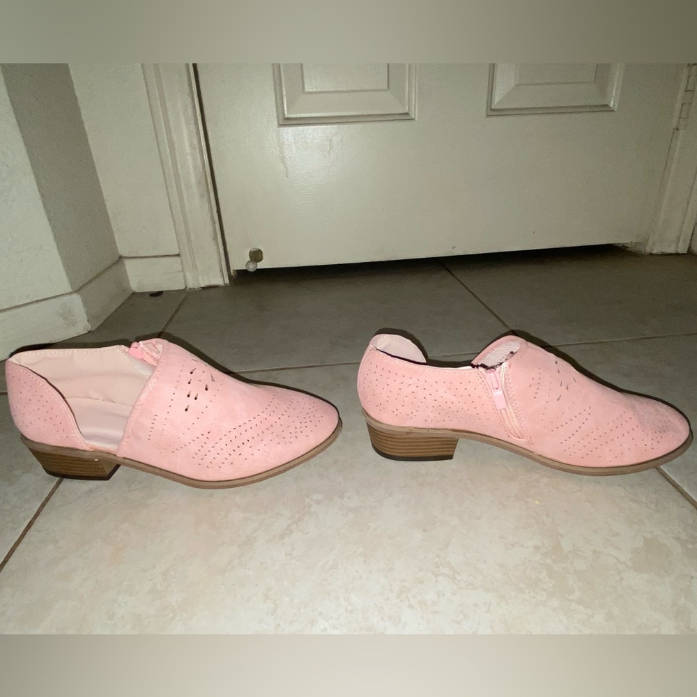Size 37(US6) Pink/Rose Suede Low Heeled Summer Booties